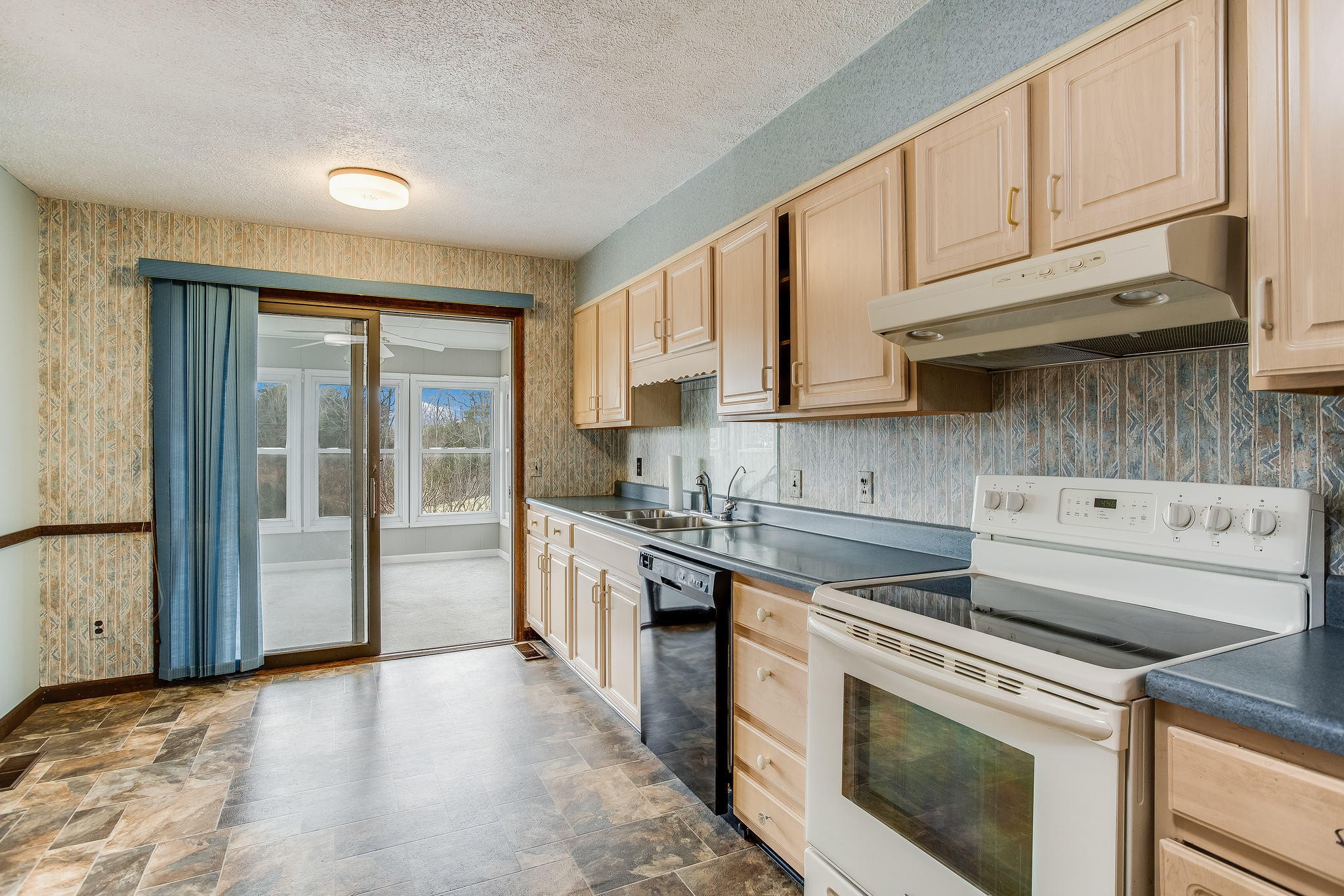 1443 Holbert Road Dandridge, TN 37725 - Photo 15 of 38 Gallery Image 15