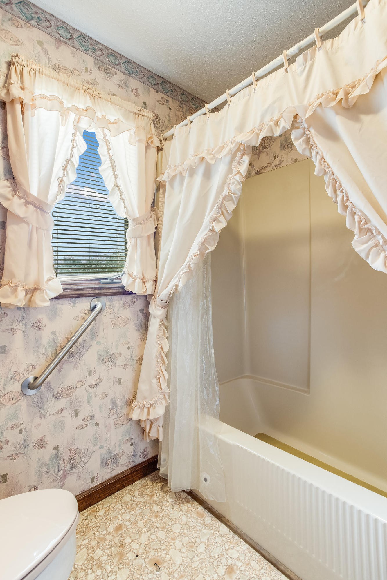 1443 Holbert Road Dandridge, TN 37725 - Photo 18 of 38 Gallery Image 18