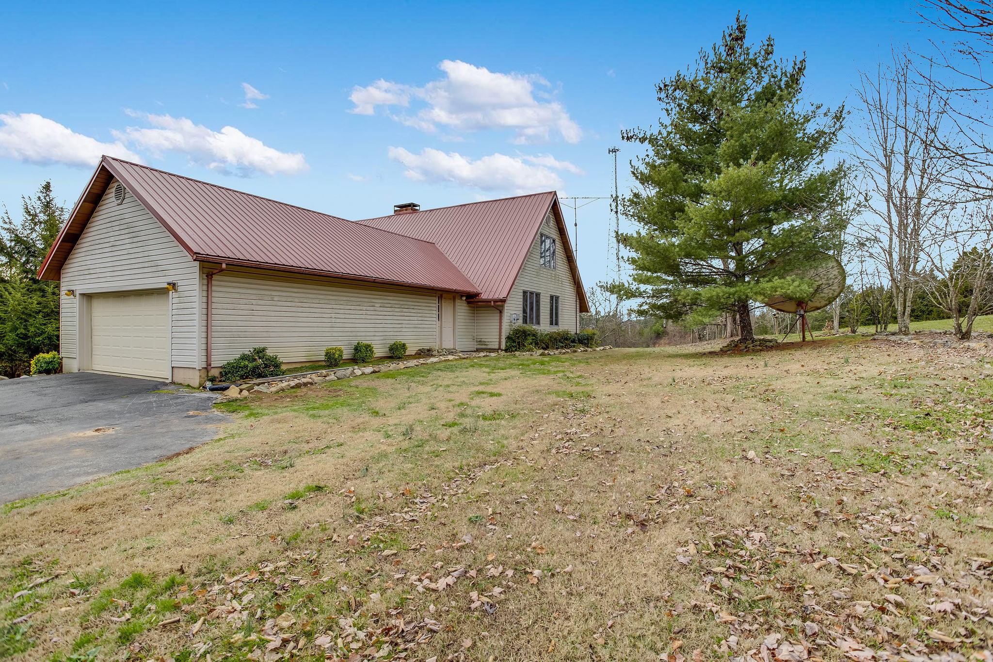 1443 Holbert Road Dandridge, TN 37725 - Photo 2 of 38 Gallery Image 2