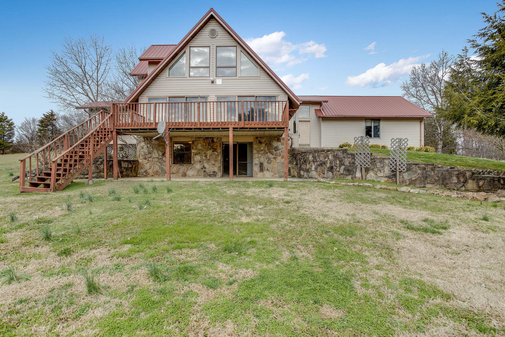 1443 Holbert Road Dandridge, TN 37725 - Photo 5 of 38 Gallery Image 5