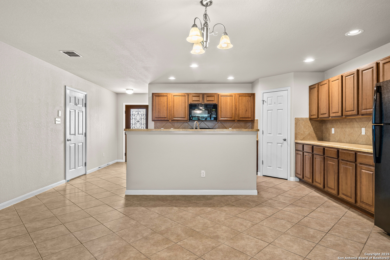 3919 Maiden Way Converse, TX 78109 - Photo 17 of 45