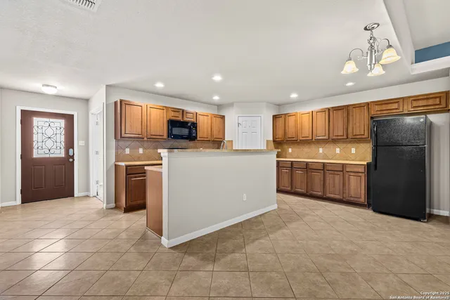 $279,990 | 3919 Maiden Way, Converse, TX 78109