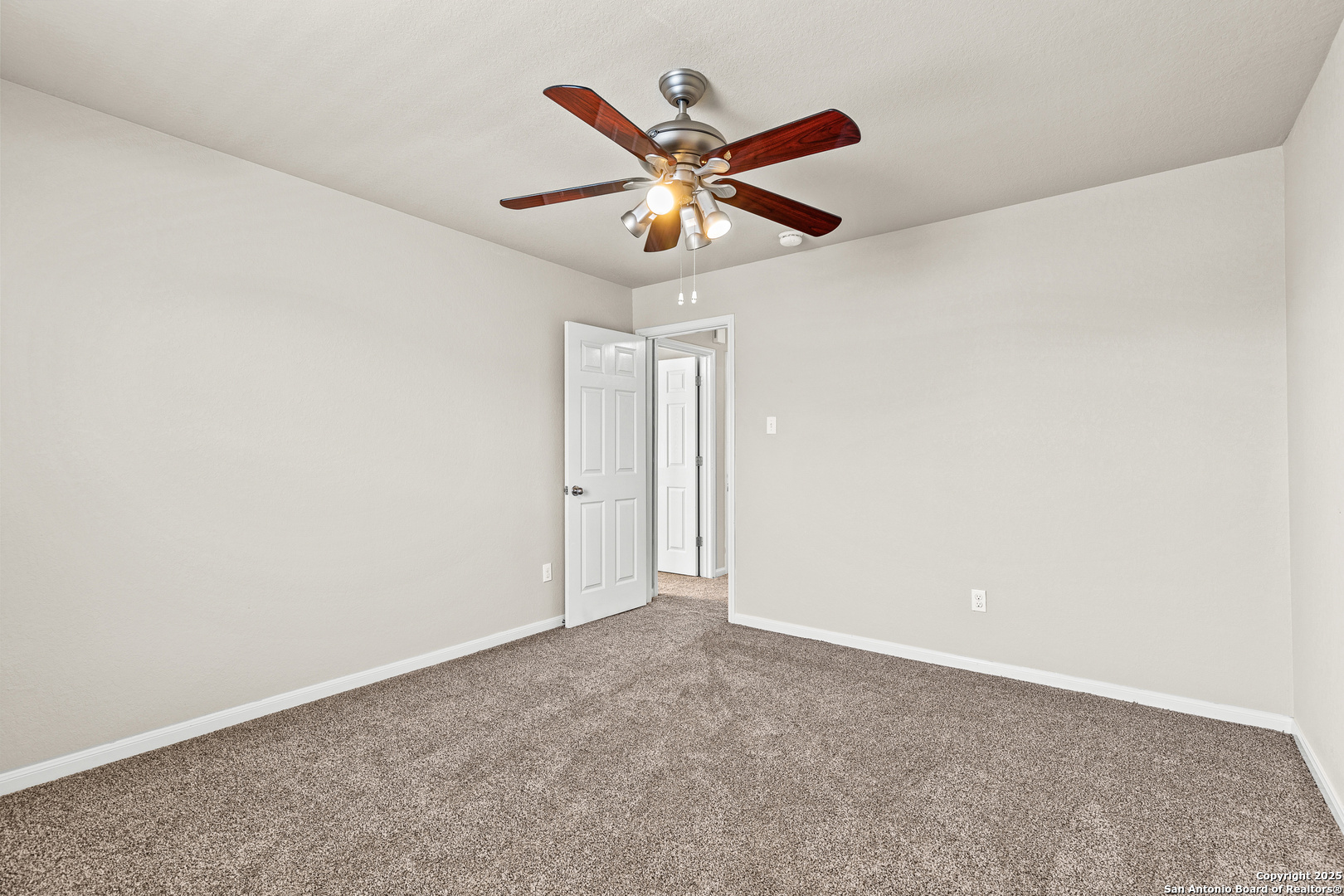 3919 Maiden Way Converse, TX 78109 - Photo 32 of 45