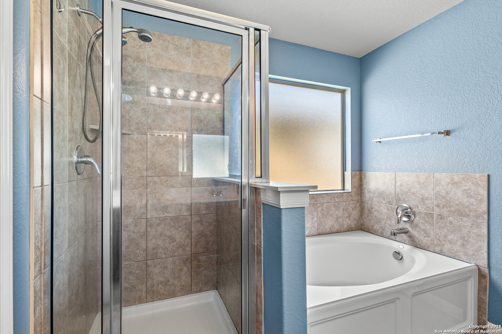 3919 Maiden Way Converse, TX 78109 - Photo 4 of 45