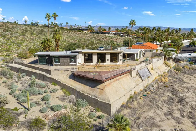 a view of a window in a room