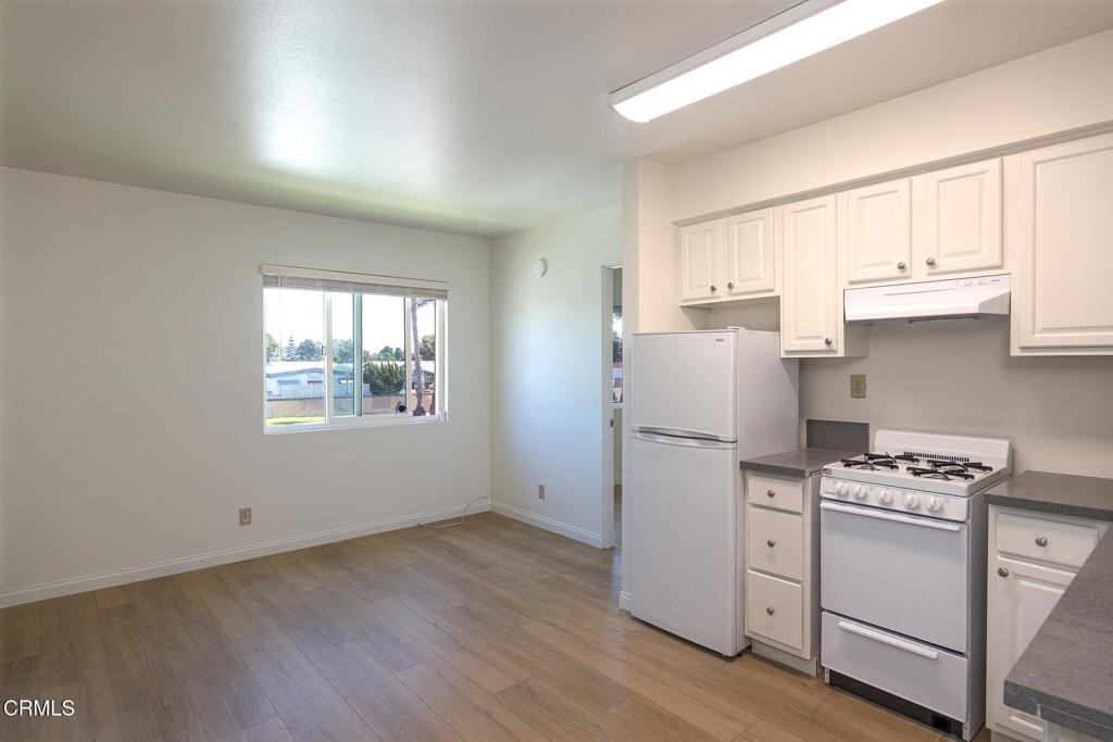 3901 Saviers Road, Unit 4 Oxnard, CA 93033 - Photo 2 of 10 Gallery Image 2
