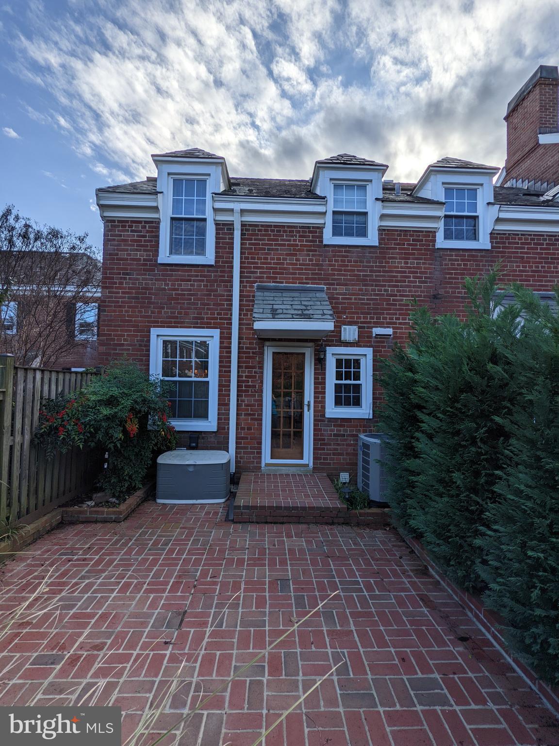 3452 South Utah Street, Unit A Arlington, VA 22206 - Photo 14 of 15 a front view of a house