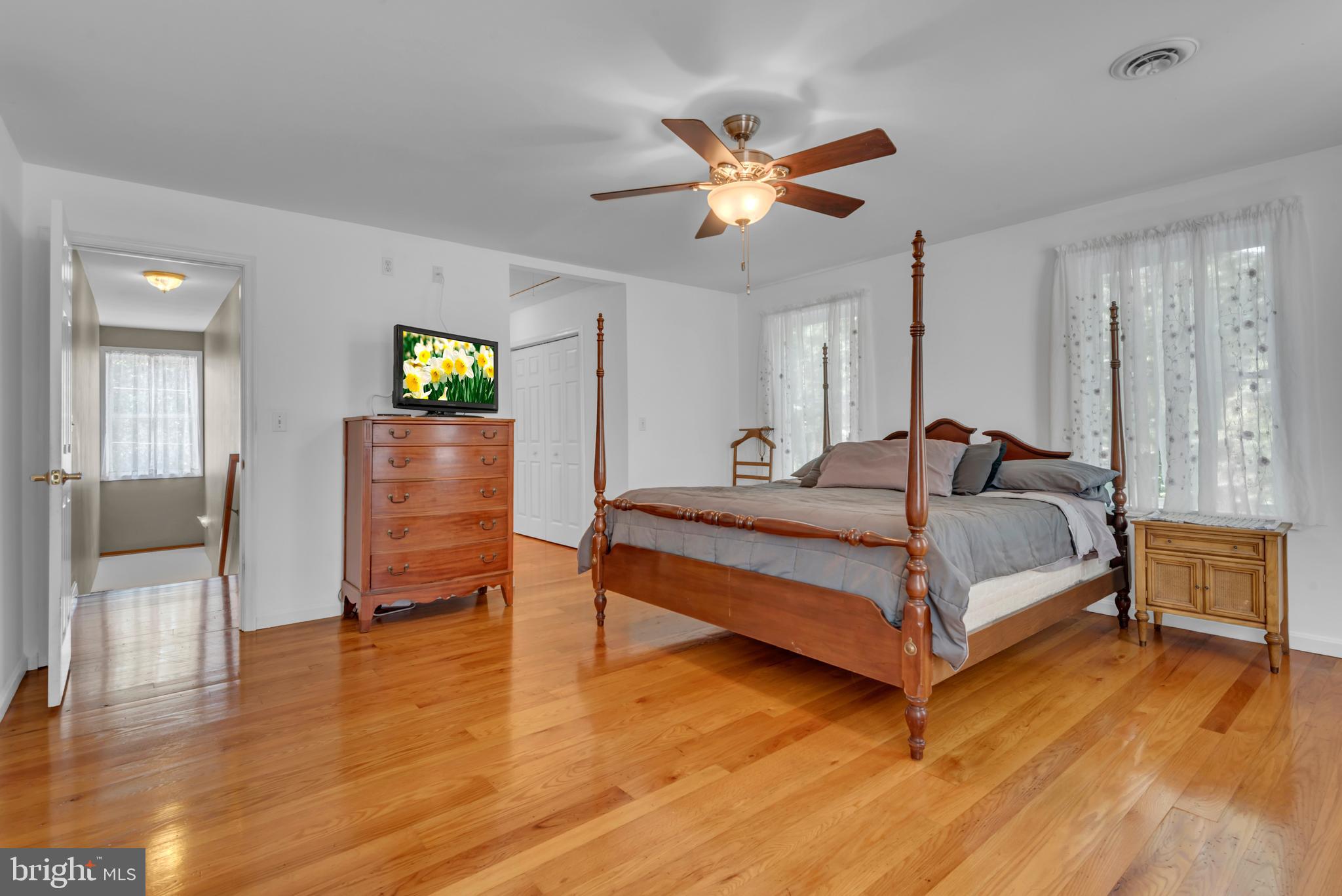 934 Shore Acres Road Arnold, MD 21012 - Photo 18 of 30 Primary Bedroom