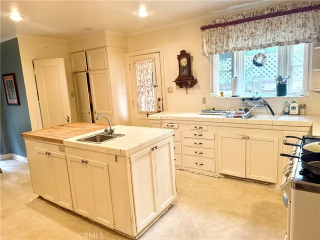 $1,589,000 | 223 Bennett Avenue, Long Beach, CA 90803