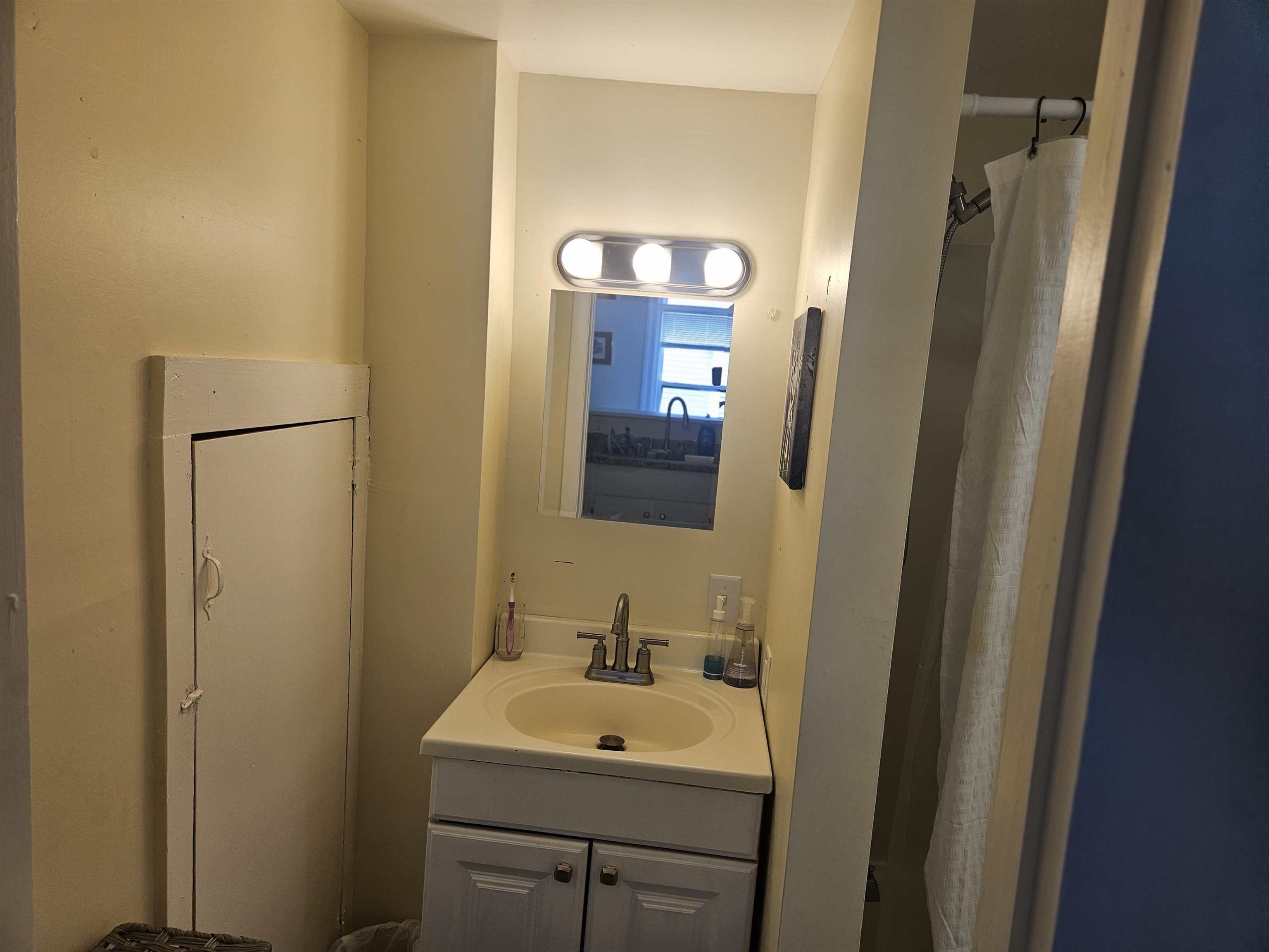 87 6th Street, Unit A Dover, NH 03820 - Photo 11 of 14