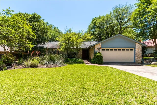 $4,000 | 3407 Peregrine Falcon Drive, Austin, TX 78746