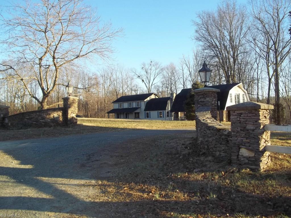 301 Straw House Road Reidsville, NC 27320 - Photo 11 of 16 Entrance Gates