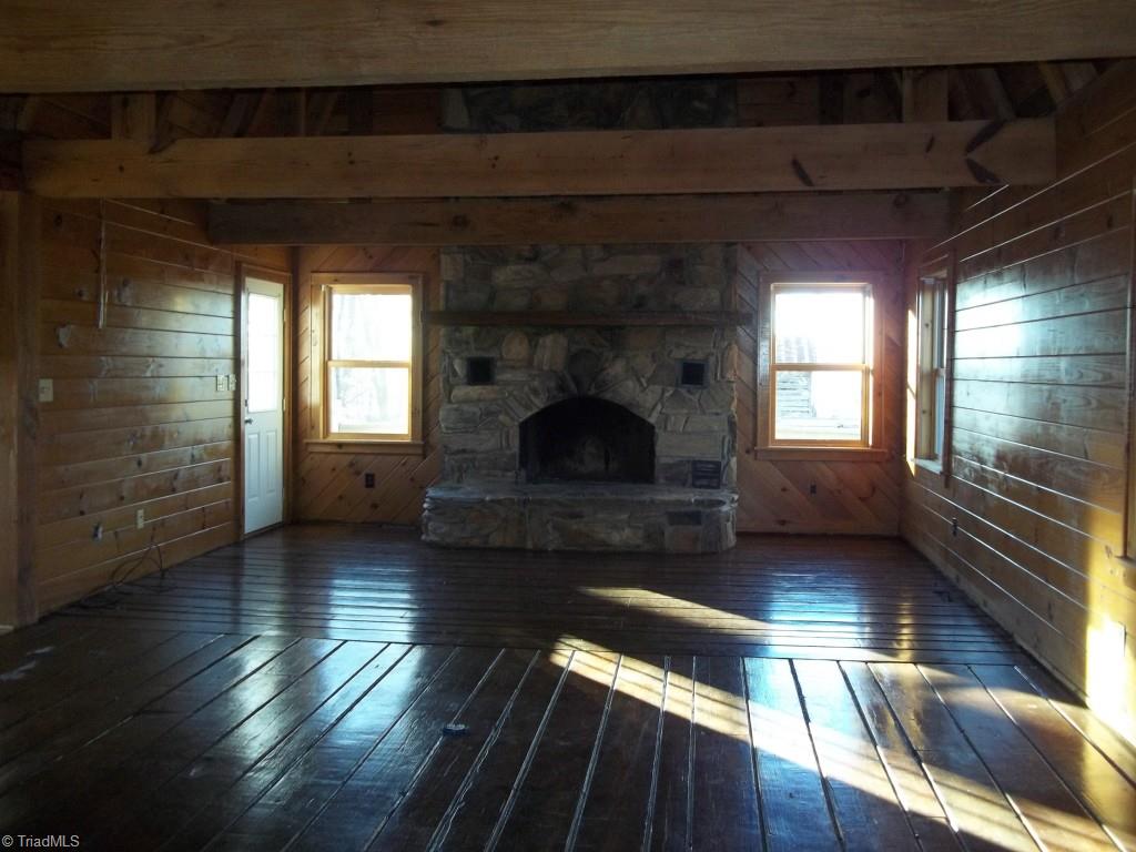 301 Straw House Road Reidsville, NC 27320 - Photo 3 of 16 Great Room
