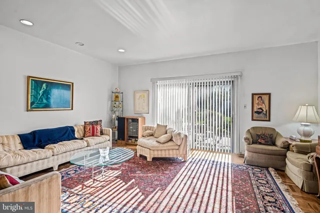 $415,000 | 633 East Main Street, Unit B7, Moorestown, NJ 08057