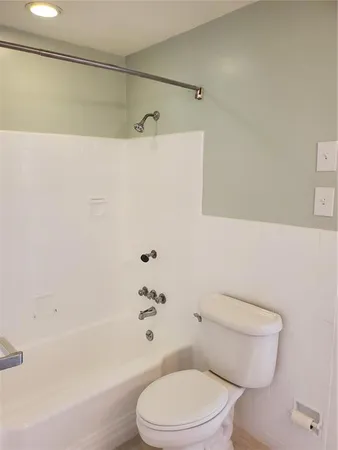 $1,550 | 3075 Los Altos Drive, Unit E, Belleair Bluffs, FL 33770