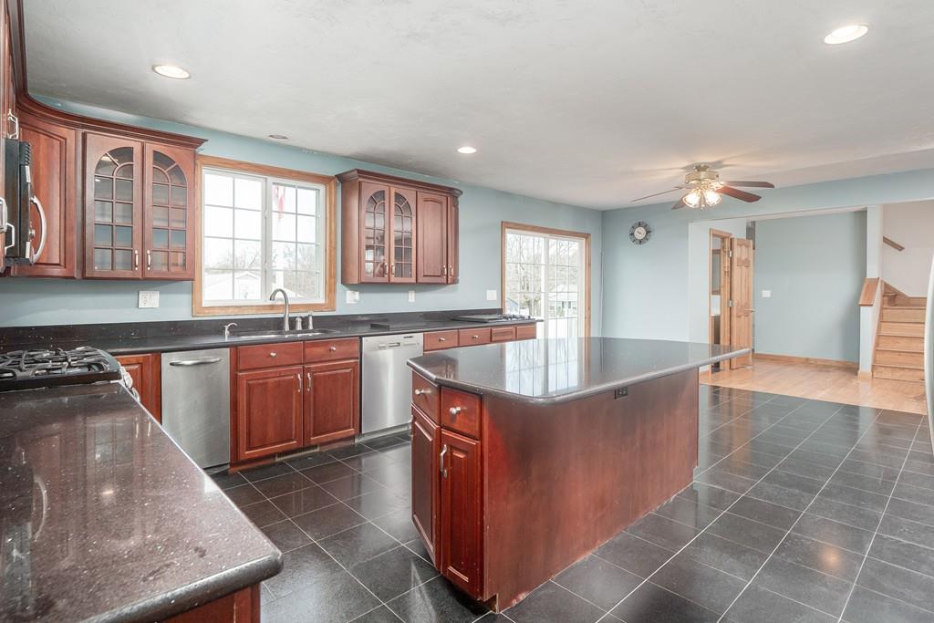 124 Lexington Road Billerica, MA 01821 - Photo 15 of 42