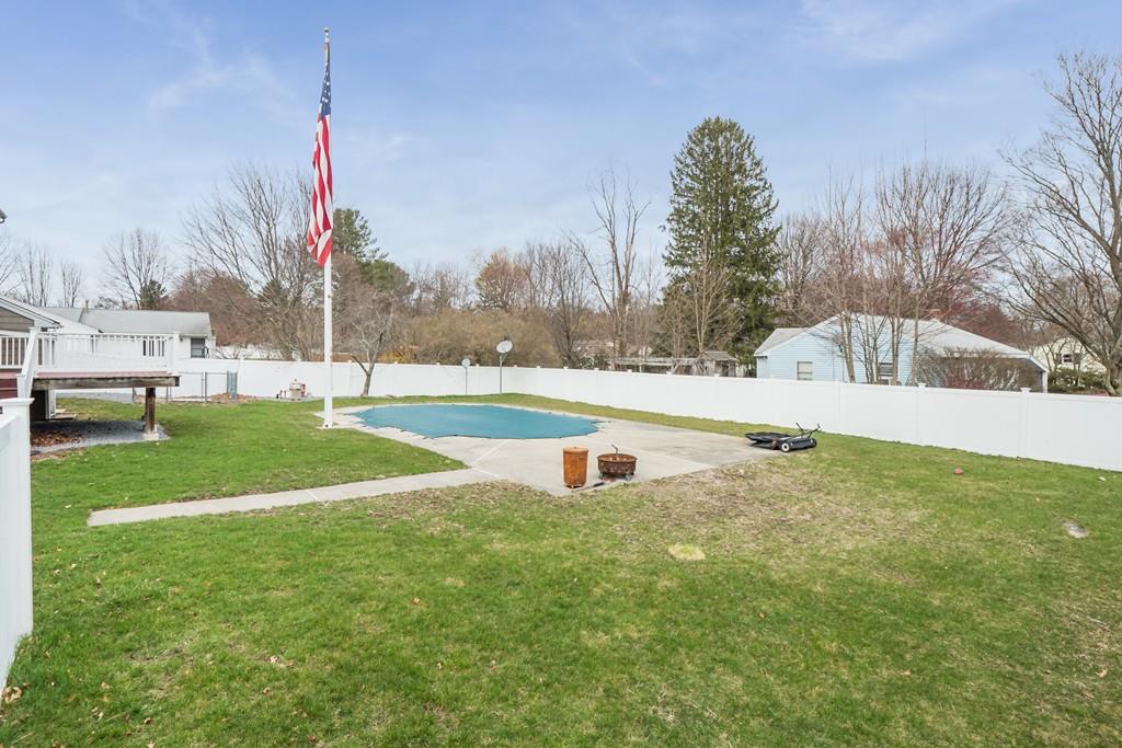 124 Lexington Road Billerica, MA 01821 - Photo 8 of 42