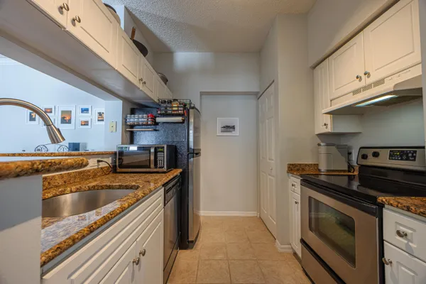 $3,000 | 2412 Tuscany Way, Boynton Beach, FL 33435