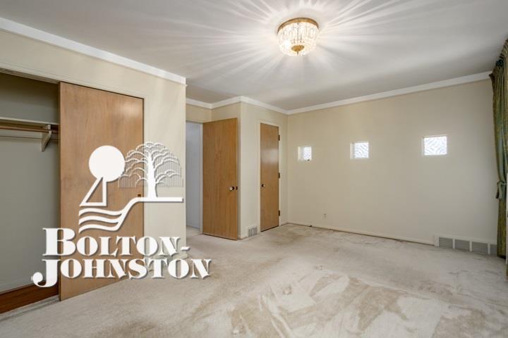 412 Lexington Road Grosse Pointe, MI 48236 - Photo 19 of 43 50037940-18.JPG