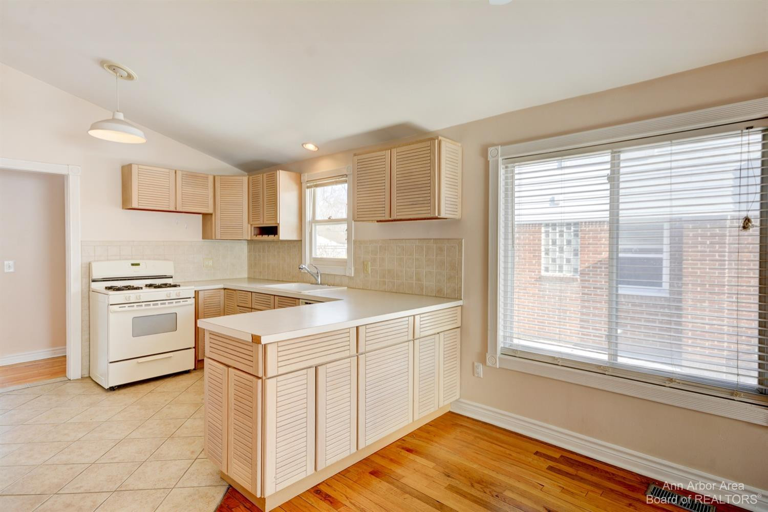 800 West Eleven Mile Road Berkley, MI 48072 - Photo 5 of 26 Photo 5