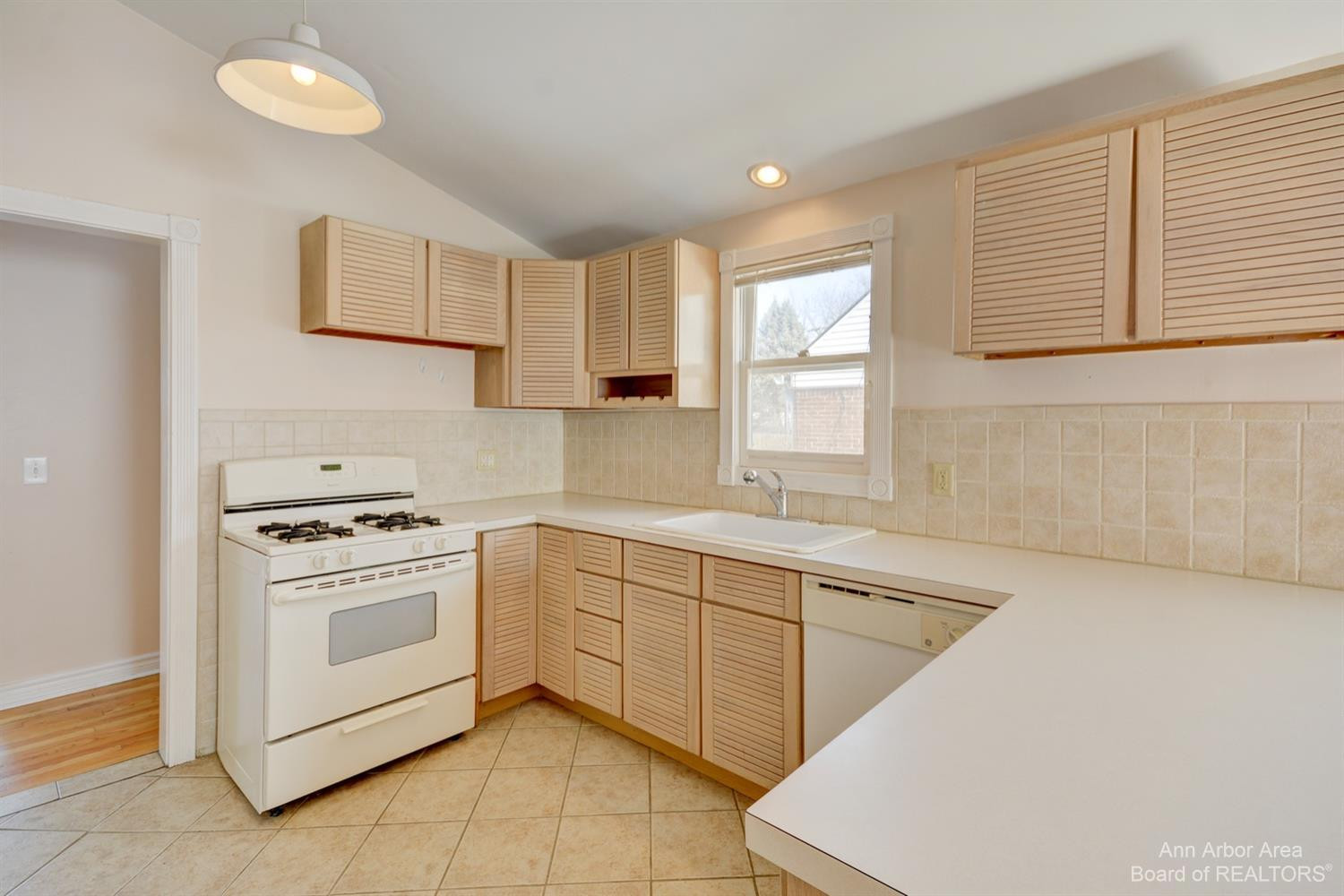 800 West Eleven Mile Road Berkley, MI 48072 - Photo 8 of 26 Photo 8