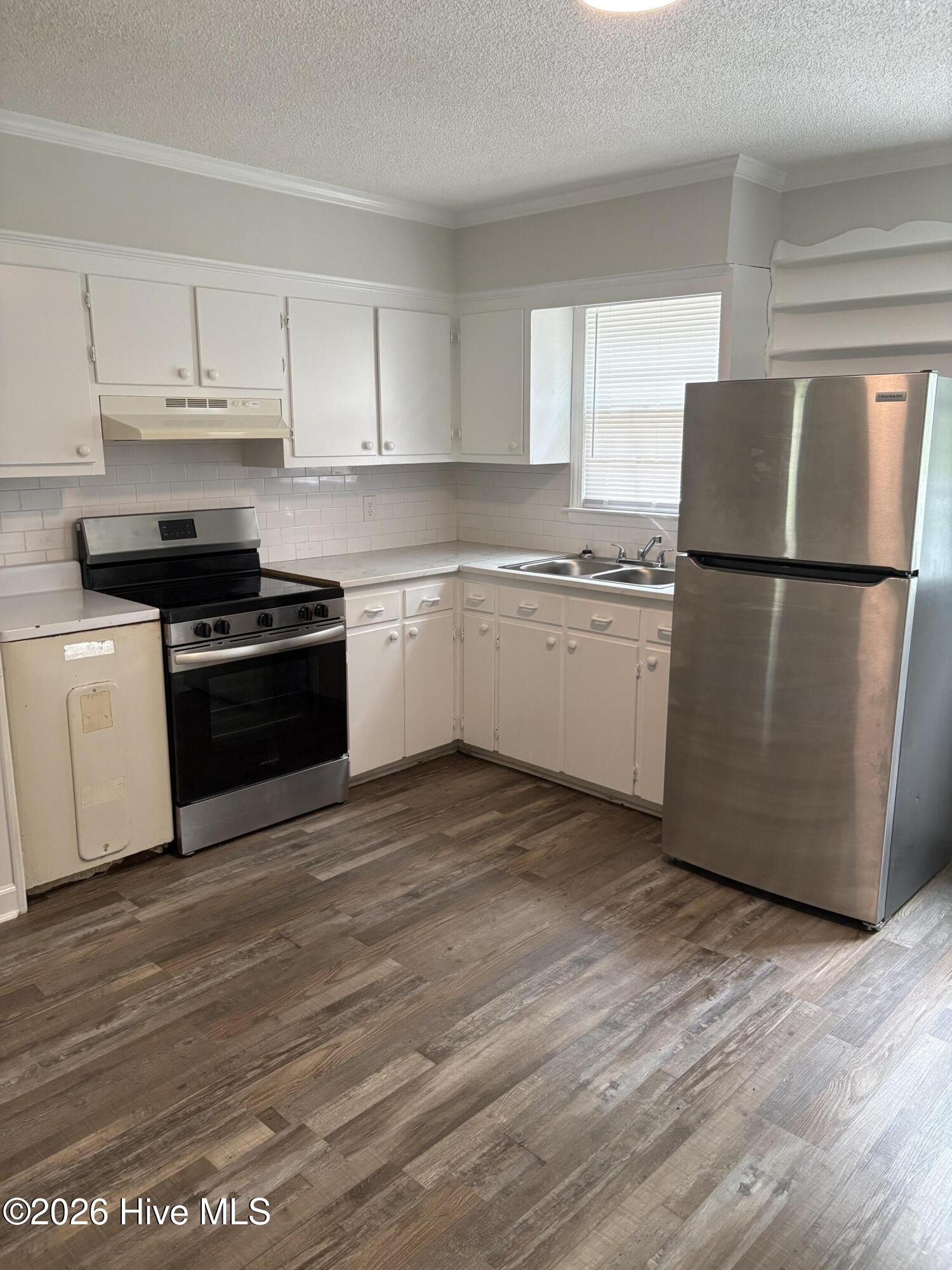 4352 Eastern Pines Road, Unit 27 Greenville, NC 27858 - Photo 3 of 5 Kitchen