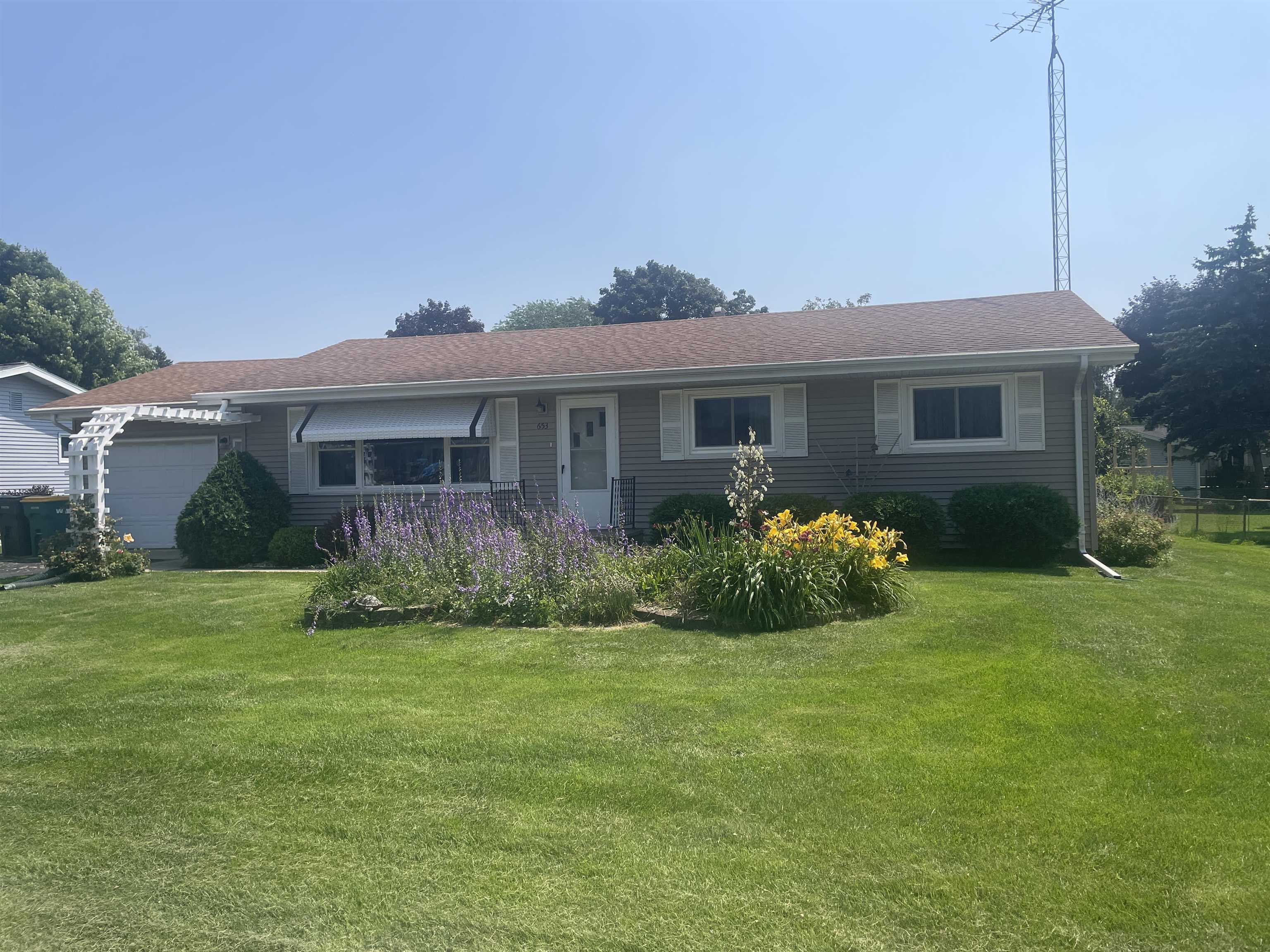 653 Hamburg Street Ripon, WI 54971 - Photo 1 of 1 Gallery Image 1