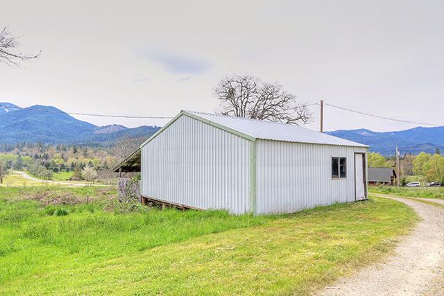 425 Holmstead Road Williams, OR 97544 - Photo 16 of 26 bedroom