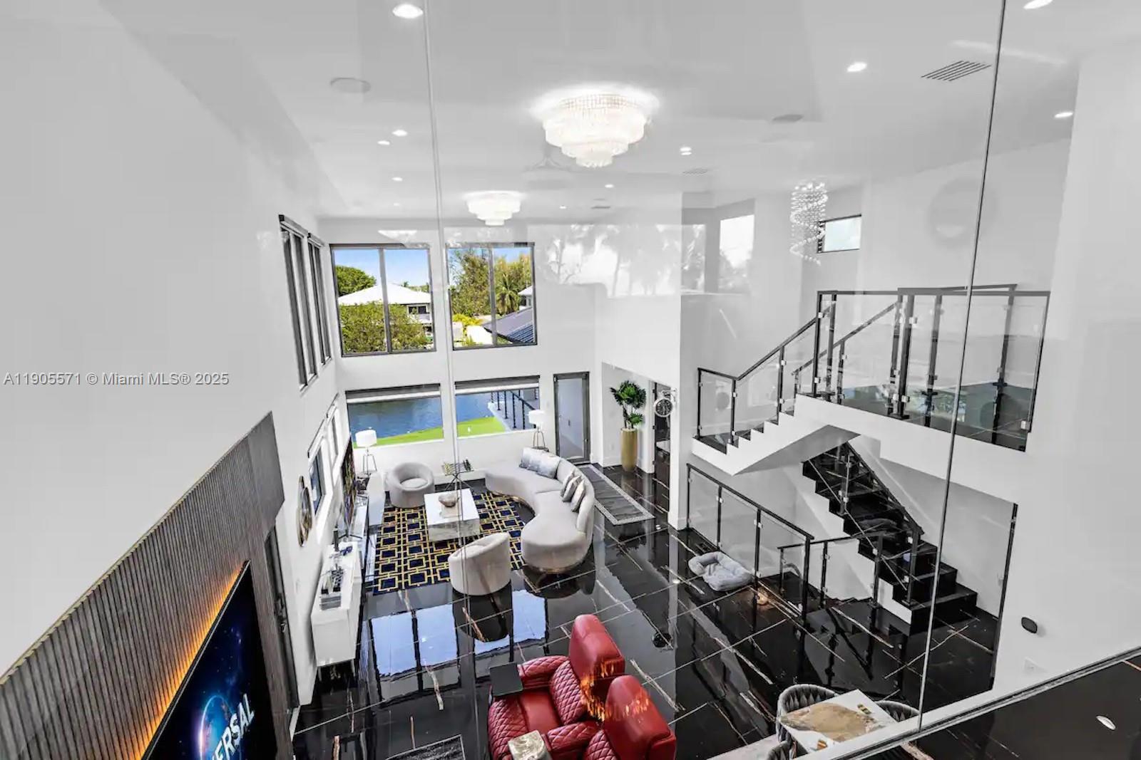 32 North Bounty Lane, Unit 32 Key Largo, FL 33037 - Photo 9 of 55 a very nice looking room with many windows