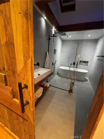 $4,200 | 5229 East Brockwood Street, Long Beach, CA 90808