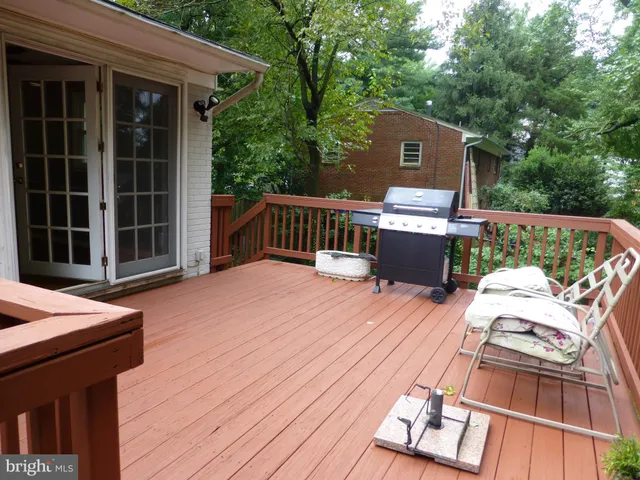 $4,400 | 2046 Greenwich Street, Falls Church, VA 22043