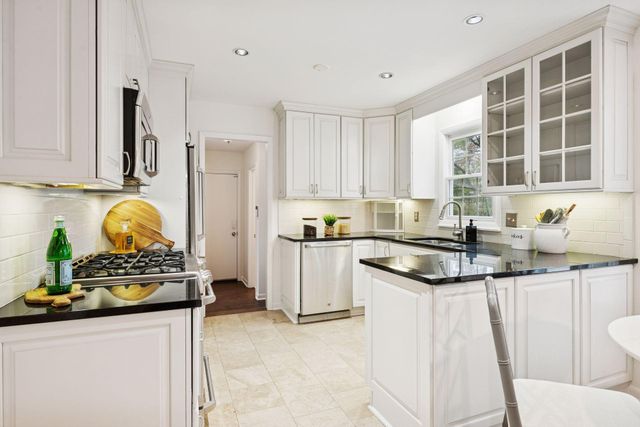 $1,175,000 | 6708 Rosemary Lane, Edina, MN 55439