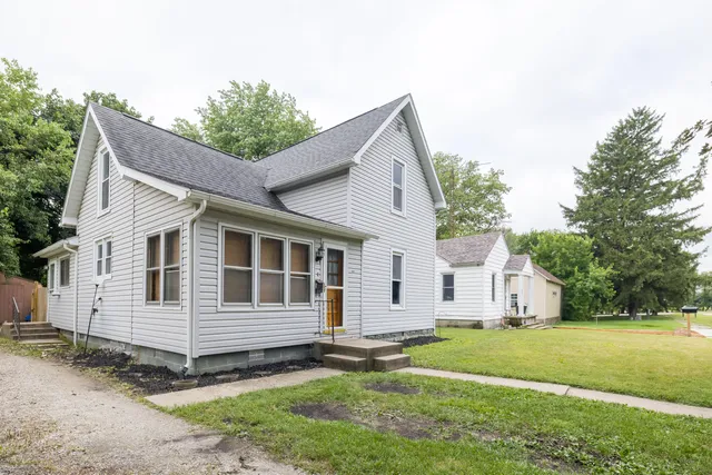 $145,000 | 111 East Iroquois Street, Kentland, IN 47951