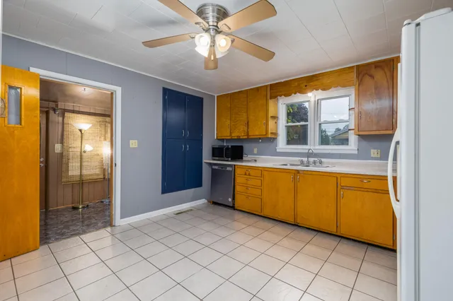 $145,000 | 111 East Iroquois Street, Kentland, IN 47951