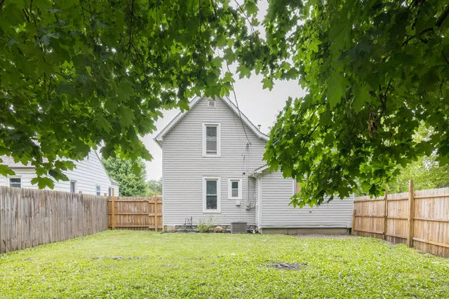 $145,000 | 111 East Iroquois Street, Kentland, IN 47951