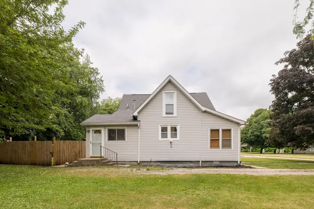 $145,000 | 111 East Iroquois Street, Kentland, IN 47951