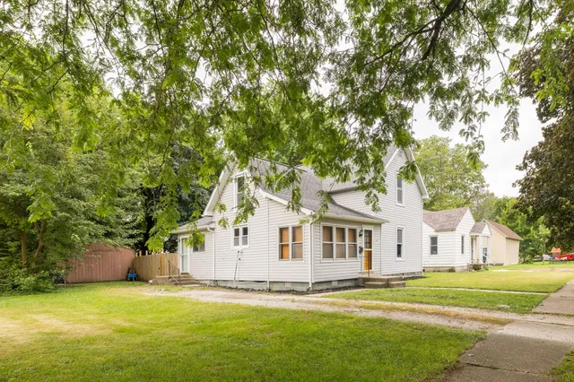 $145,000 | 111 East Iroquois Street, Kentland, IN 47951