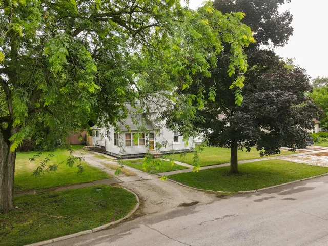 $145,000 | 111 East Iroquois Street, Kentland, IN 47951