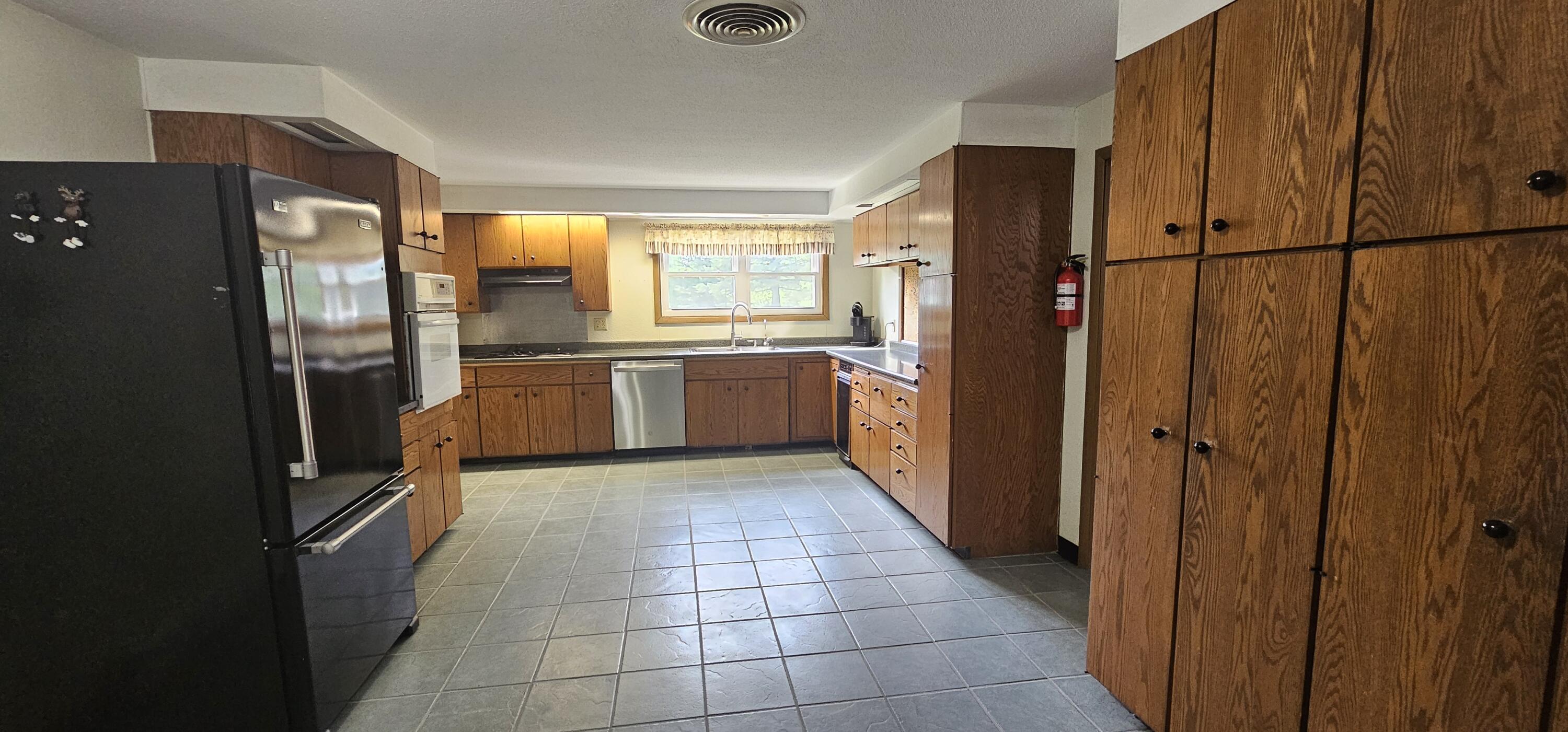 604 Leighton Road Augusta, ME 04330 - Photo 6 of 23 06. Kitchen(1)