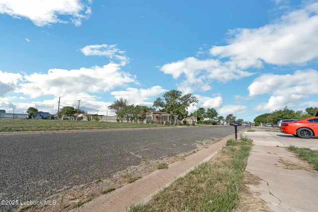 $8,000 | 1907 East 15th Street, Lubbock, TX 79403