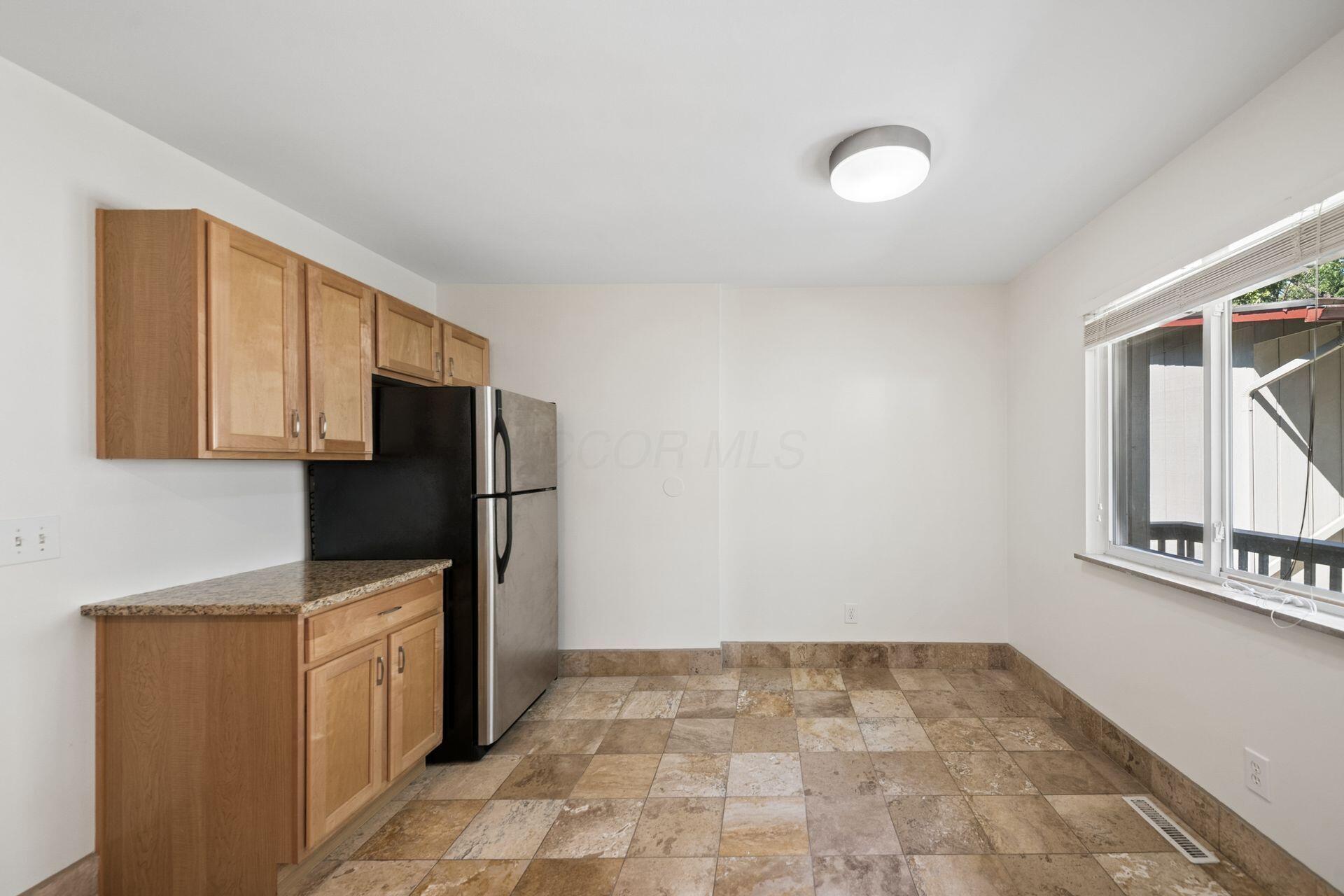 328 Fenway Road, Unit D Columbus, OH 43214 - Photo 21 of 35 328 D Fenway kitchen corner