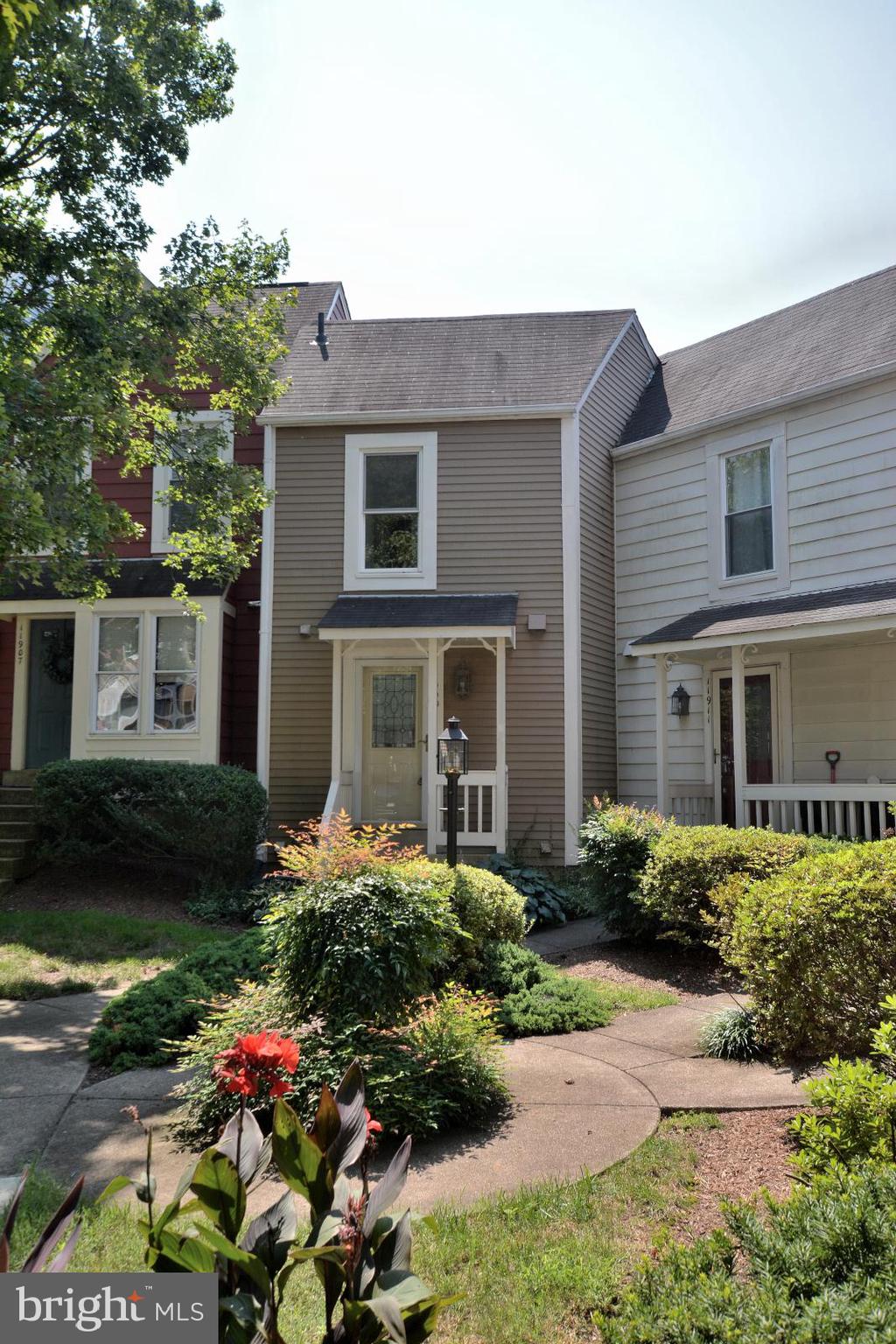 11909 Crosswind Court Reston, VA 20194 - Photo 1 of 33 Gallery Image 1