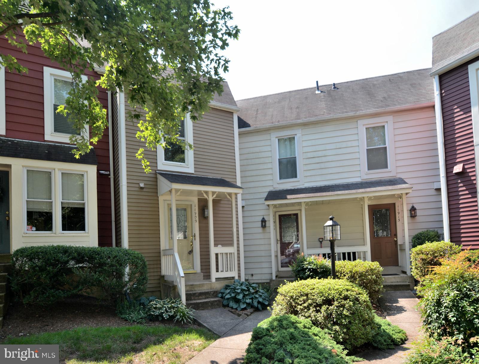 11909 Crosswind Court Reston, VA 20194 - Photo 2 of 33 Gallery Image 2