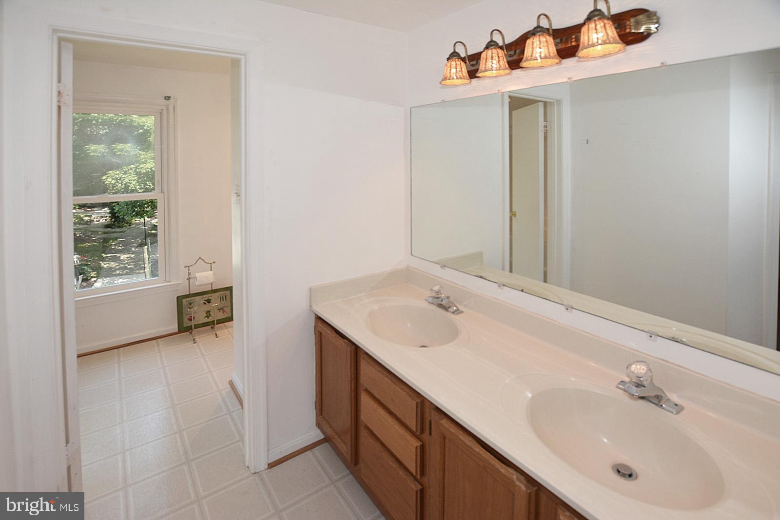 11909 Crosswind Court Reston, VA 20194 - Photo 25 of 33 Gallery Image 25