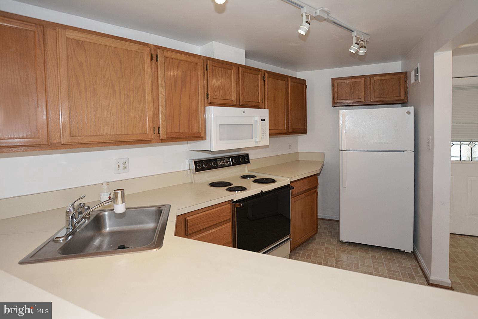 11909 Crosswind Court Reston, VA 20194 - Photo 4 of 33 Gallery Image 4