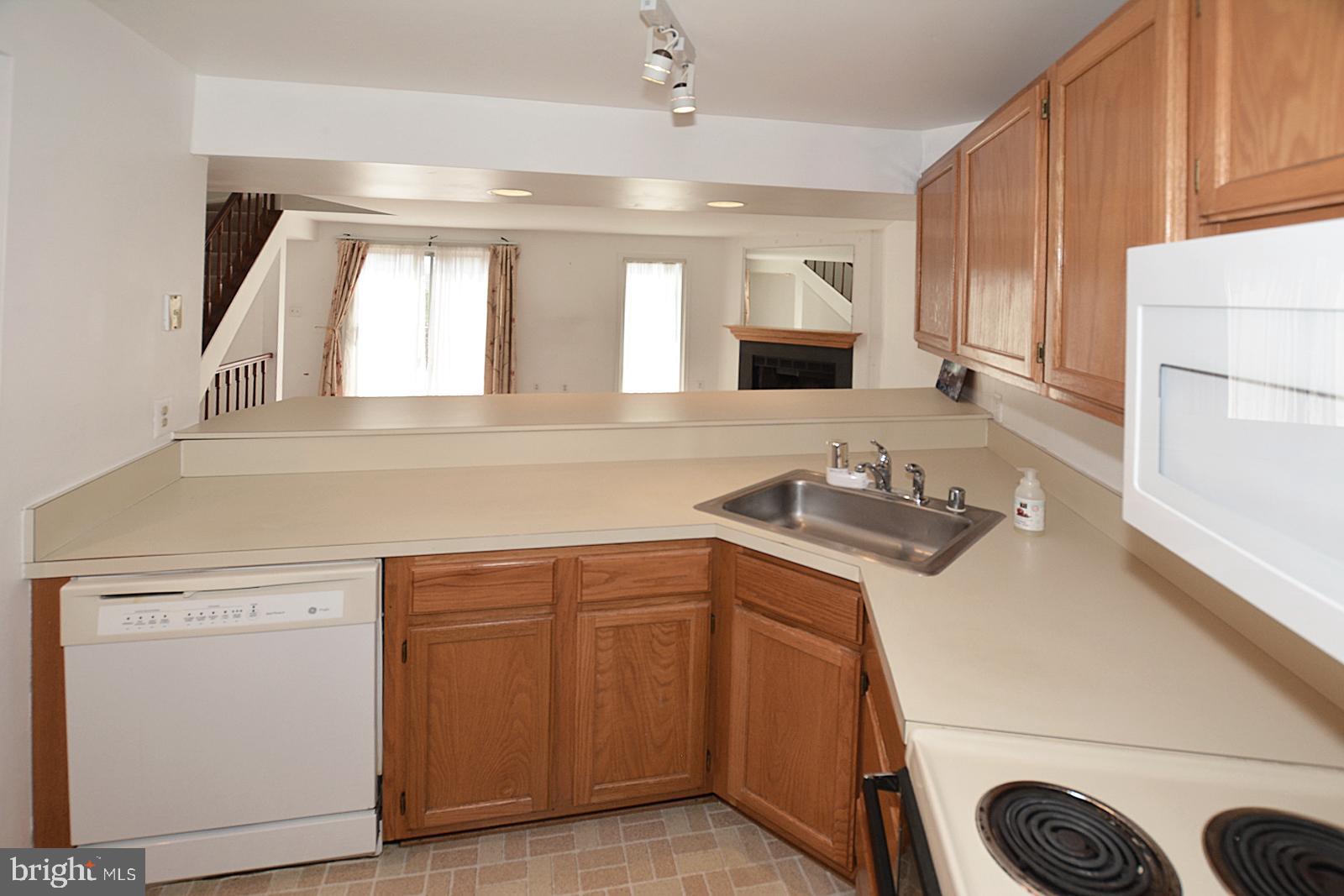 11909 Crosswind Court Reston, VA 20194 - Photo 6 of 33 Gallery Image 6