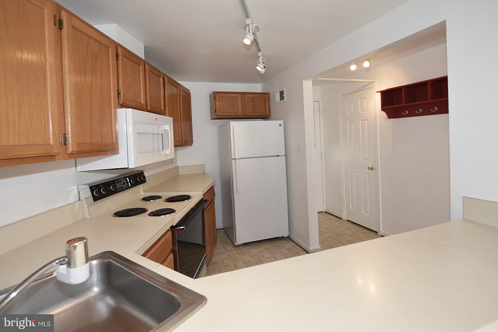 11909 Crosswind Court Reston, VA 20194 - Photo 7 of 33 Gallery Image 7