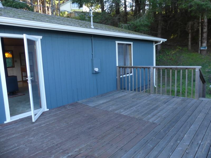 122 Madrone Road Whitethorn, CA 95589 - Photo 8 of 21