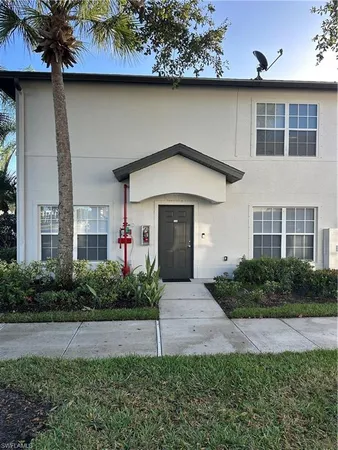 $1,950 | 9069 Gervais Circle, Unit 1109, Naples, FL 34120