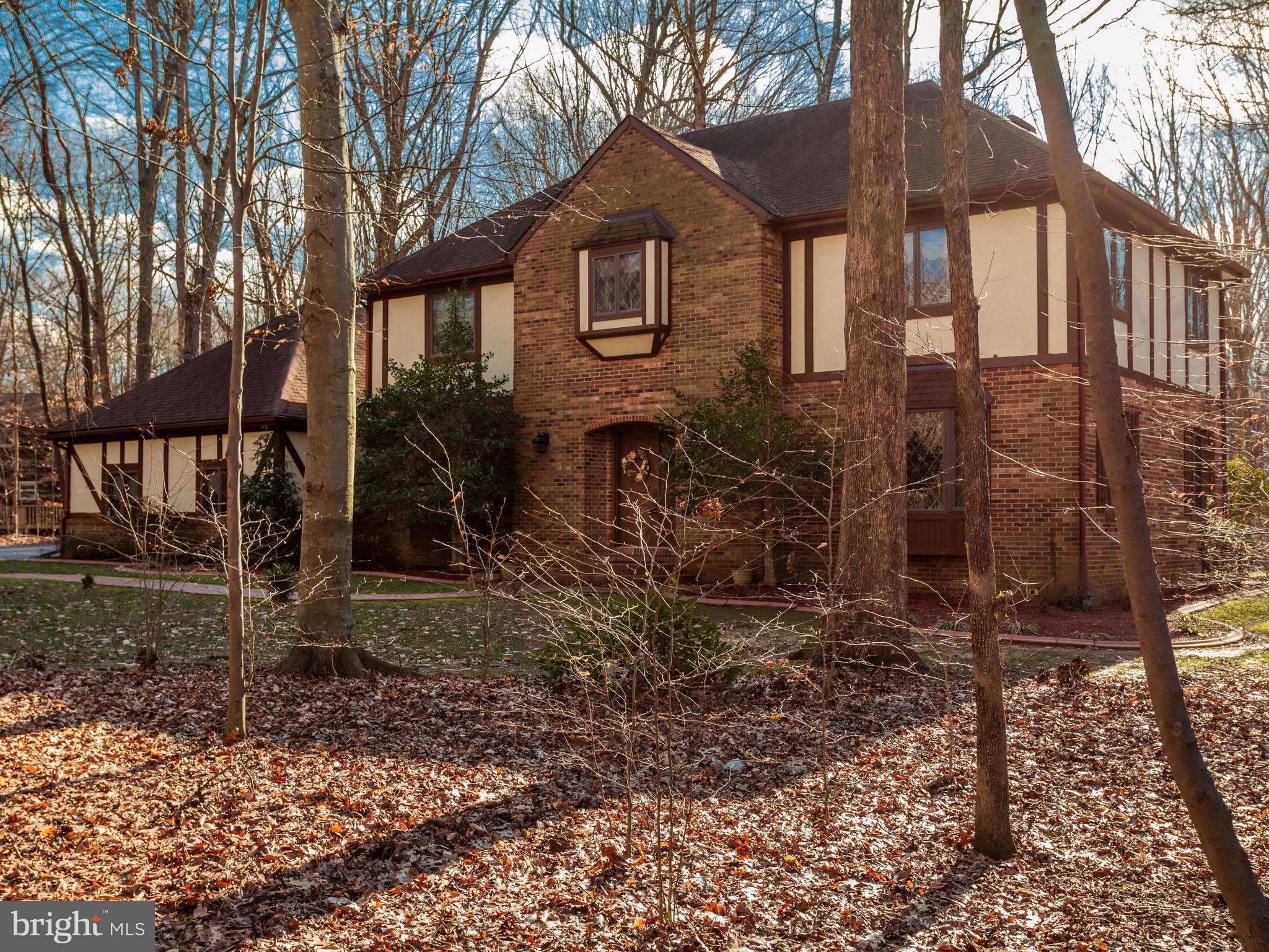 3681 Russell Road Woodbridge, VA 22192 - Photo 3 of 48 Stately exterior.